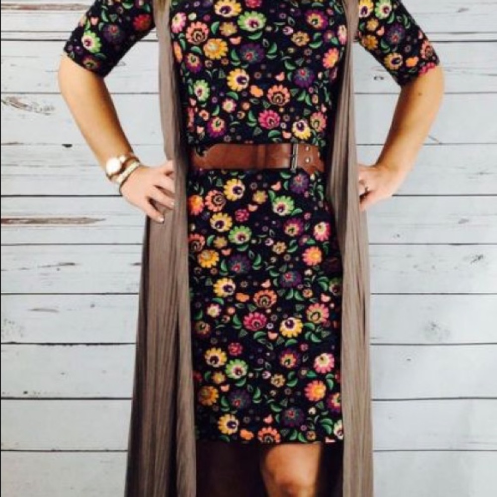 Fitted Dress with longer sleeves - LuLaRoe Julia